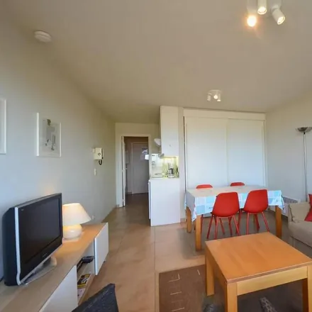 Image 2 - 8670 Koksijde, Belgium - Apartment for rent