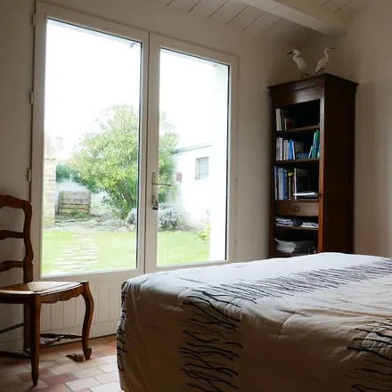 Rent this 1 bed house on Noirmoutier-en-l'Île in 11 Rue du Puits Neuf, 85330 Noirmoutier-en-l'Île