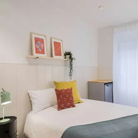 Rent this 25 bed room on Túnel Marqués de Viana - Sor Ángela de la Cruz in 28039 Madrid, Spain