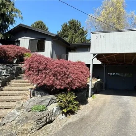 Buy this 3 bed house on 316 East 28th Street in Sheridan, Bremerton