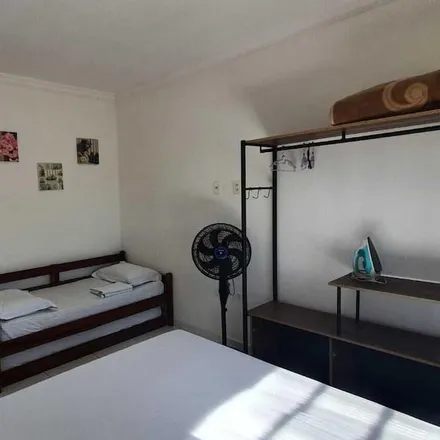 Rent this 2 bed house on Rua Cabore in Campos Elíseos, Duque de Caxias - RJ
