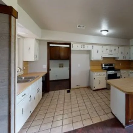 Buy this 3 bed apartment on 4524 Se 35Th Street