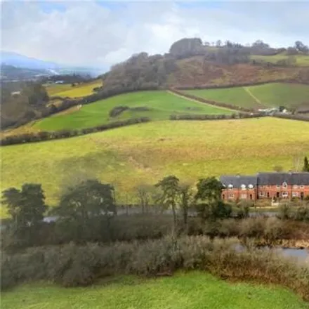 Image 1 - B4389, Aberbechan, SY16 3AW, United Kingdom - Townhouse for sale
