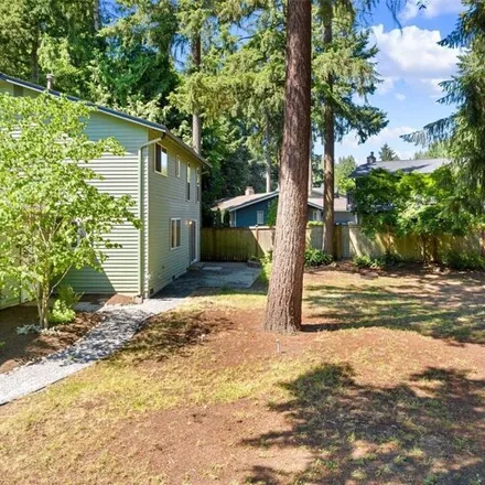 Image 6 - 10400 NE 135th Pl, Kirkland, Washington, 98034 - House for sale