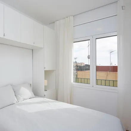 Rent this 1 bed apartment on Carrer de la Mare de Déu del Coll in 18, 08001 Barcelona