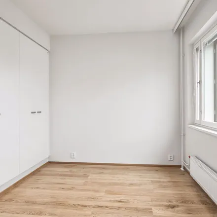 Rent this 2 bed apartment on Saariniemenkatu 6 in 00530 Helsinki, Finland