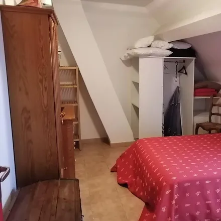 Rent this 2 bed house on La Salvetat-sur-Agout in Les Uguettes, Le Cade