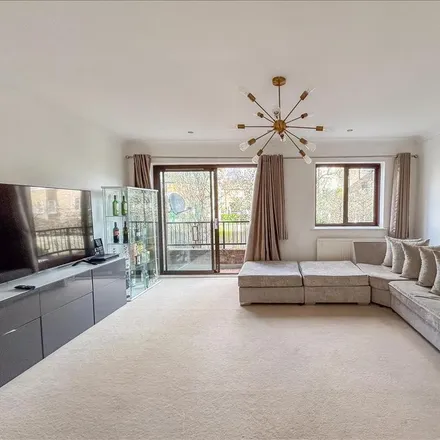 Rent this 4 bed house on 64-66 St. Helen's Gardens in London, W10 6NU