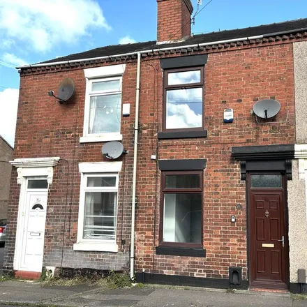 Rent this 2 bed townhouse on Wellington Street in Newcastle-under-Lyme, ST5 8BL