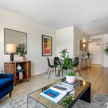 Image 3 - 140 South Van Ness, Mission Street, San Francisco, CA 94199, USA - Townhouse for sale