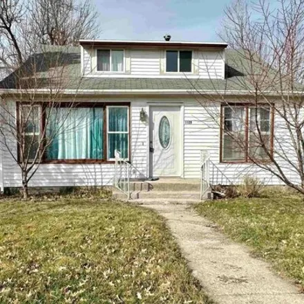 Buy this 2 bed house on 27 West Ferner Street in Marshalltown, IA 50158