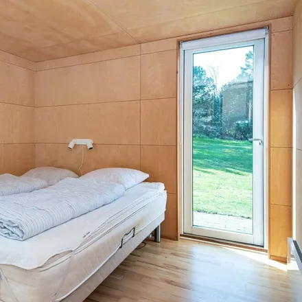 Rent this 4 bed house on Løgstør Golfklub in Sønderport, 9670 Løgstør