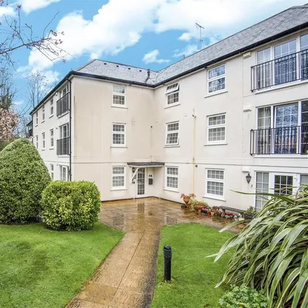Rent this 3 bed apartment on La Meridiana in Ockham Road South, East Horsley