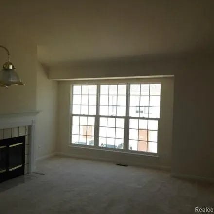 Image 3 - 44354 Lake Pointer Drive, Sterling Heights, MI 48313, USA - Condo for rent