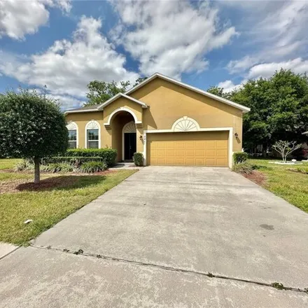 Rent this 3 bed house on 321 Edisto Place in Apopka, FL 32712