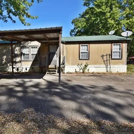 Image 4 - 304 West Delaware Street, Westville, Adair County, OK 74965, USA - House for sale