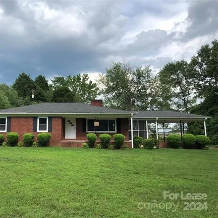 Rent this 3 bed house on ALDI in 529 North Generals Boulevard, Lincolnton