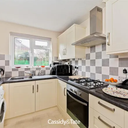 Rent this 3 bed apartment on Kingsmead in Jersey Farm, Sandridge