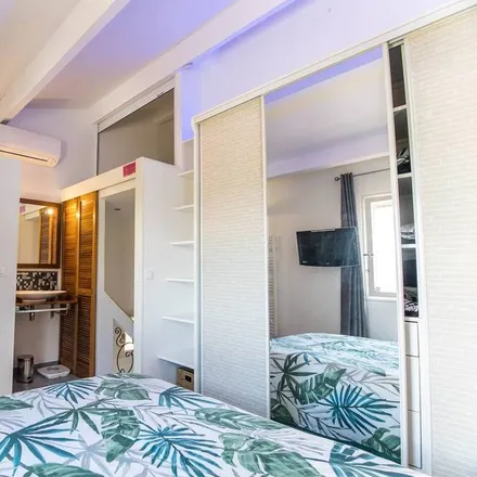 Rent this 1 bed duplex on Office de tourisme de Gassin in Aire de Loisirs, 83580 Gassin