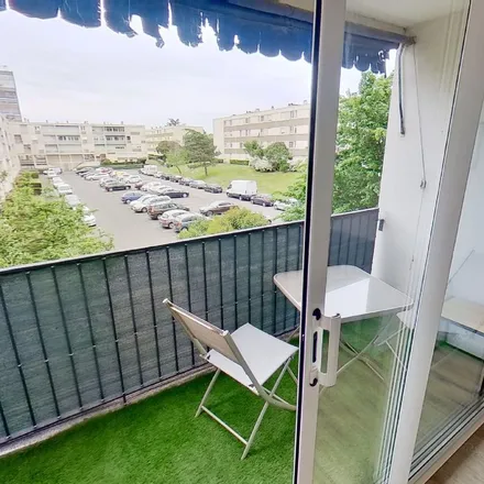 Rent this 4 bed apartment on 19 Square Pierre Béziat in 33150 Cenon, France