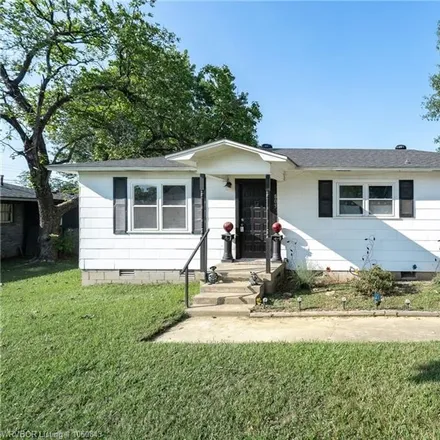 Buy this 2 bed house on 805 Cavanaugh Road in Cavanaugh, Fort Smith
