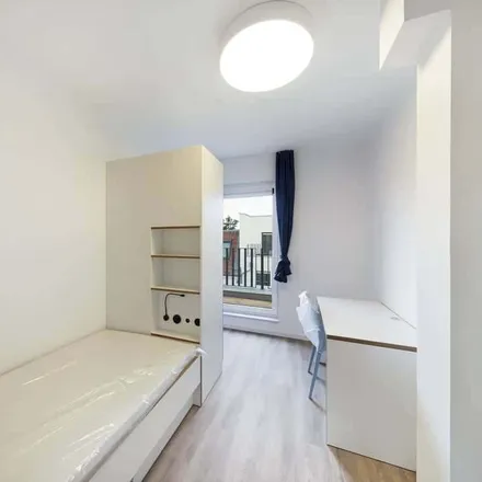 Rent this 5 bed room on Rathenaustraße 27 in 12459 Berlin, Germany