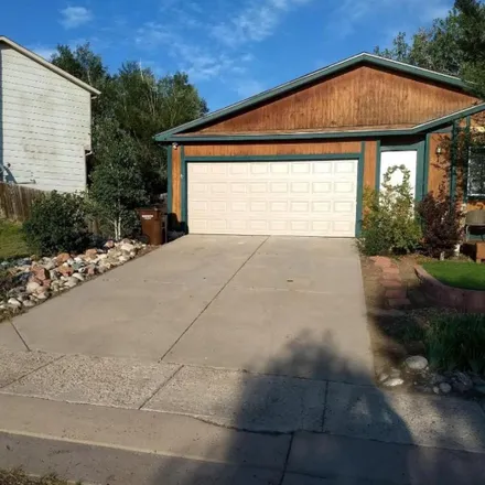 Rent this 1 bed room on 6467 Chantilly Place in Elsmere, El Paso County