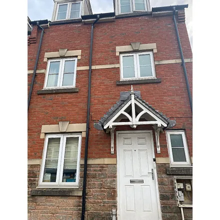 Rent this 4 bed room on 101 Hanham Road in Kingswood, BS15 8PY