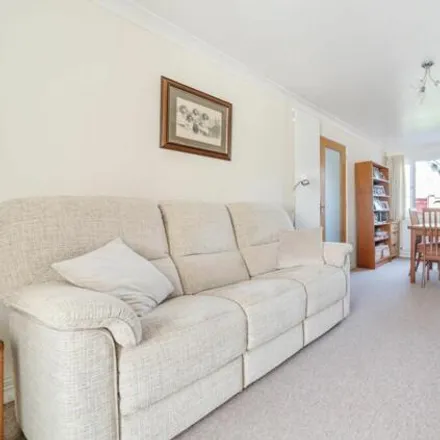 Image 3 - Russell Road, Warblington, PO9 2DG, United Kingdom - Townhouse for sale