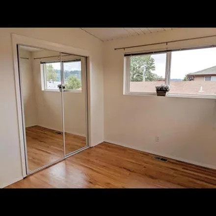 Image 2 - 818 North 32nd Street, Kennydale, Renton, WA 98056, USA - Apartment for rent