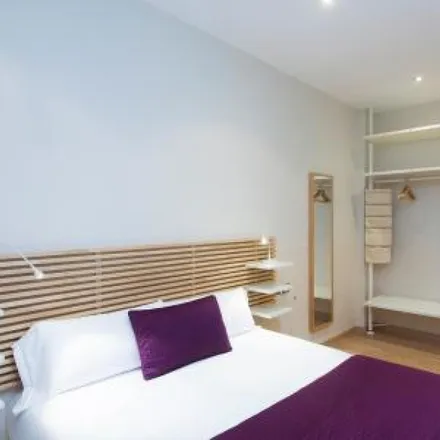 Rent this 3 bed apartment on Mariposa Negra Bar in Plaça de les Olles, 4