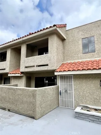 Image 2 - 7083 Kester Avenue, Los Angeles, CA 91405, USA - Townhouse for sale