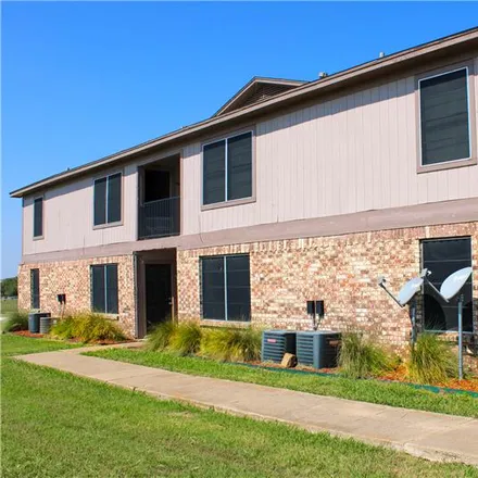 Image 2 - 571 South Booth Street, Mart, McLennan County, TX 76664, USA - Apartment for rent