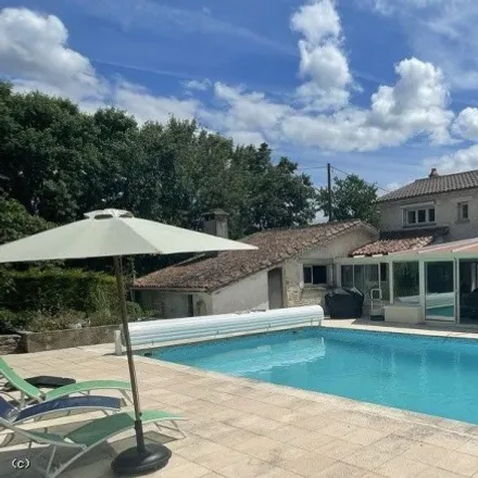 Buy this 4 bed house on 79110 Chef-Boutonne