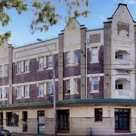 Rent this 3 bed apartment on Henderson Road in Macdonaldtown NSW 2015, Australia