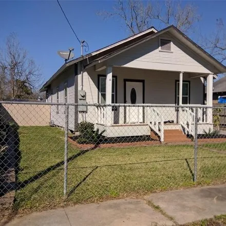 Rent this 3 bed house on 276 East Wright Avenue in Baytown, TX 77520