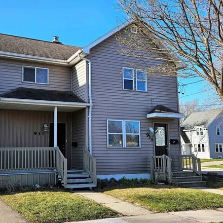 Buy this studio house on Franklin & Story in West Franklin Street, Appleton