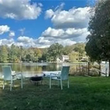 Image 7 - 129 Lake Drive, Glocester, RI 02814, USA - House for sale