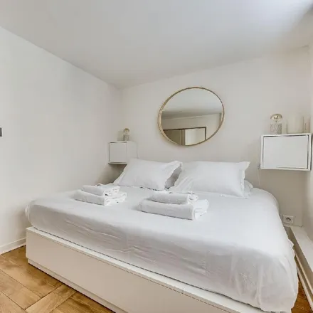 Image 5 - 1 Place Boieldieu, 75002 Paris, France - Apartment for rent