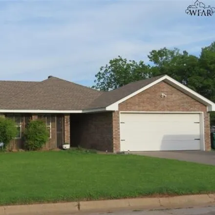 Buy this 3 bed house on 116 West Williams Drive in Burkburnett, TX 76354