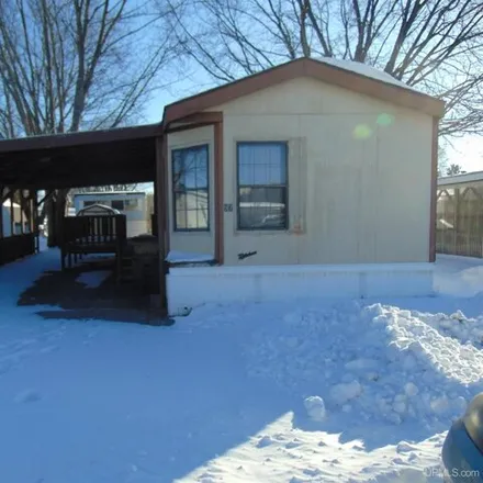 Buy this studio apartment on Talon Street in North Town, Escanaba