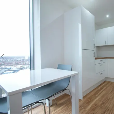 Image 2 - Michigan Point Tower B, 11 Michigan Avenue, Salford, M50 2GY, United Kingdom - Apartment for rent
