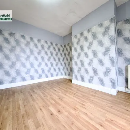 Image 2 - Moor Bottom Road, Huddersfield, HD1 3JN, United Kingdom - Apartment for rent