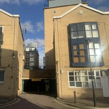 Image 3 - Christian Court, 49-84 Rotherhithe Street, London, SE16 5EY, United Kingdom - Apartment for sale