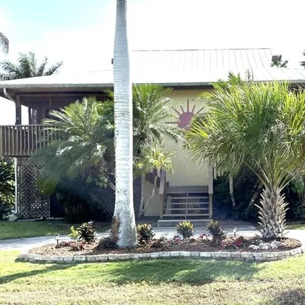 Image 1 - 379 Collier Avenue, Everglades City, FL 34139, USA - House for sale