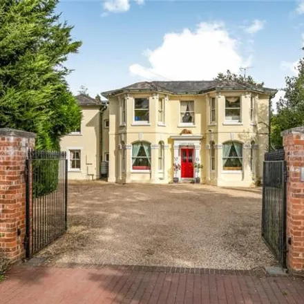 Rent this 5 bed house on Custom Propaganda Tattoo Co. in Mill Hill, Botley