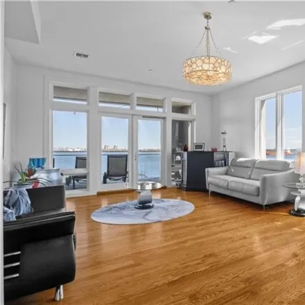 Image 1 - 90 Bay Street Landing, New York, NY 10301, USA - Condo for sale