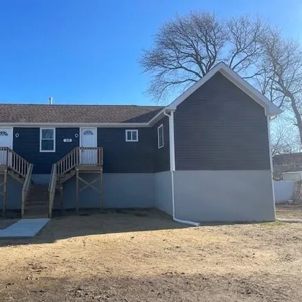 Rent this 3 bed house on 12 Brookside Avenue in Keansburg, NJ 07734