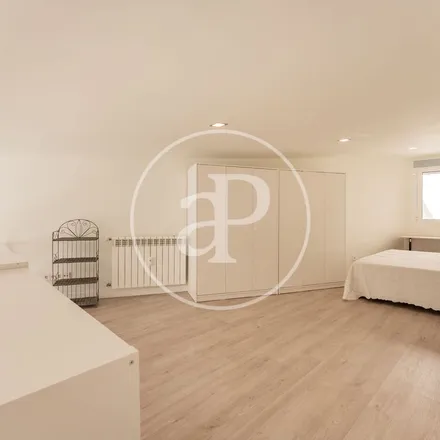 Rent this 1 bed apartment on Plaza de Somorrostro in 28002 Madrid, Spain