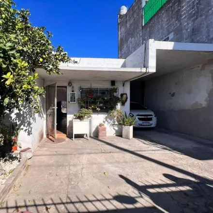 Buy this 2 bed house on Avenida La Plata in Quilmes Este, B1879 BTQ Quilmes